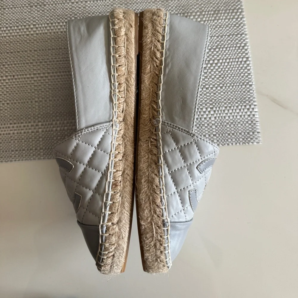 Espadrilles Chanel size 9 - Picture 2 of 4